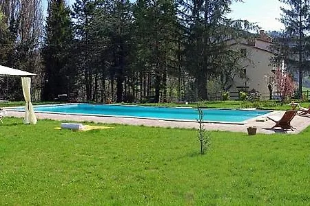Sleeps 2 Pool Wifi Апартаменты Карпини