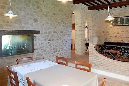 Sleeps 2 Pool Wifi Карпини